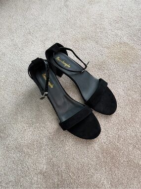 Black Ankle-Strap Suede Block Heel Sandals - Unbranded